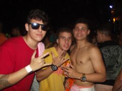 Oktober 10 Anos
